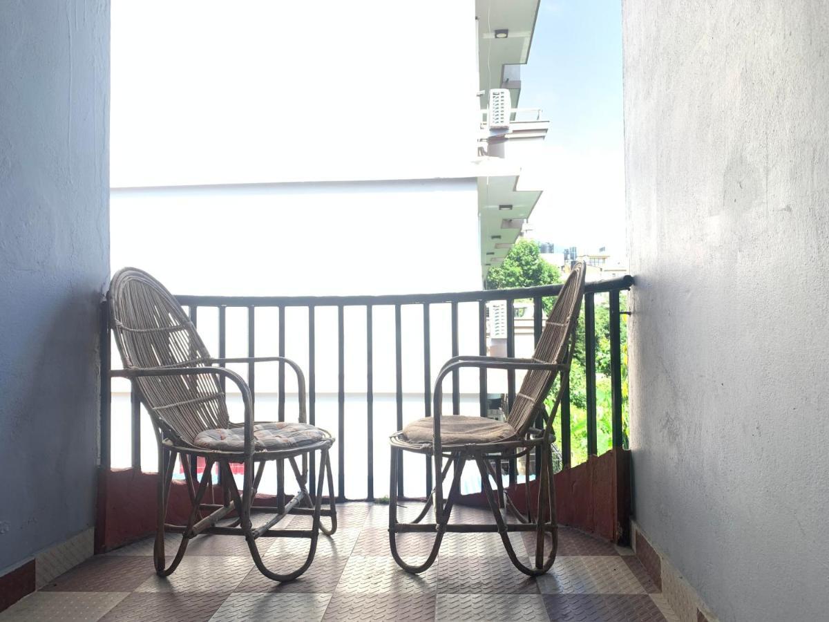 Hotel Peace Ganga Inn Pokhara Buitenkant foto