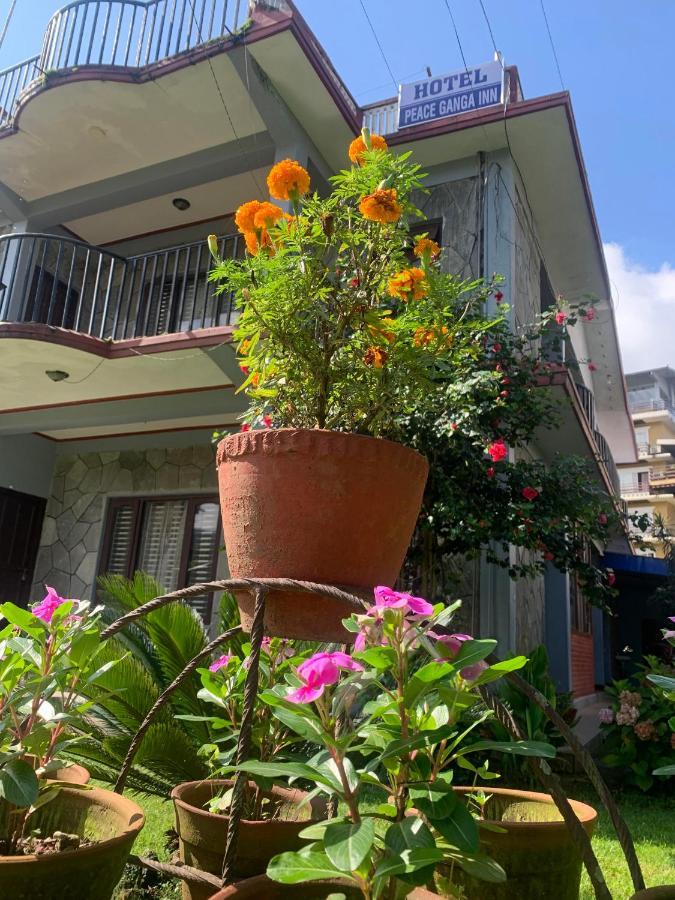 Hotel Peace Ganga Inn Pokhara Buitenkant foto