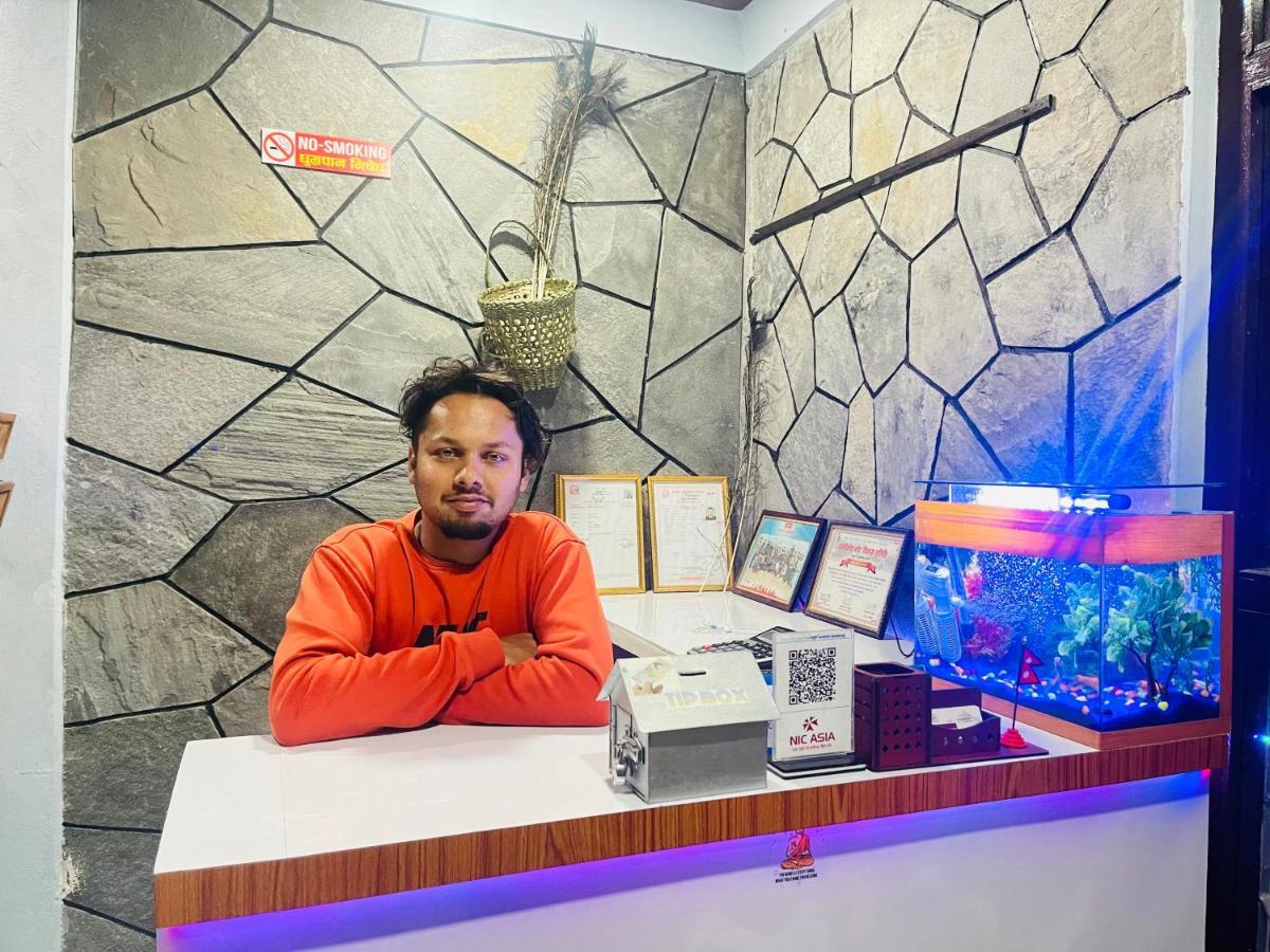 Hotel Peace Ganga Inn Pokhara Buitenkant foto