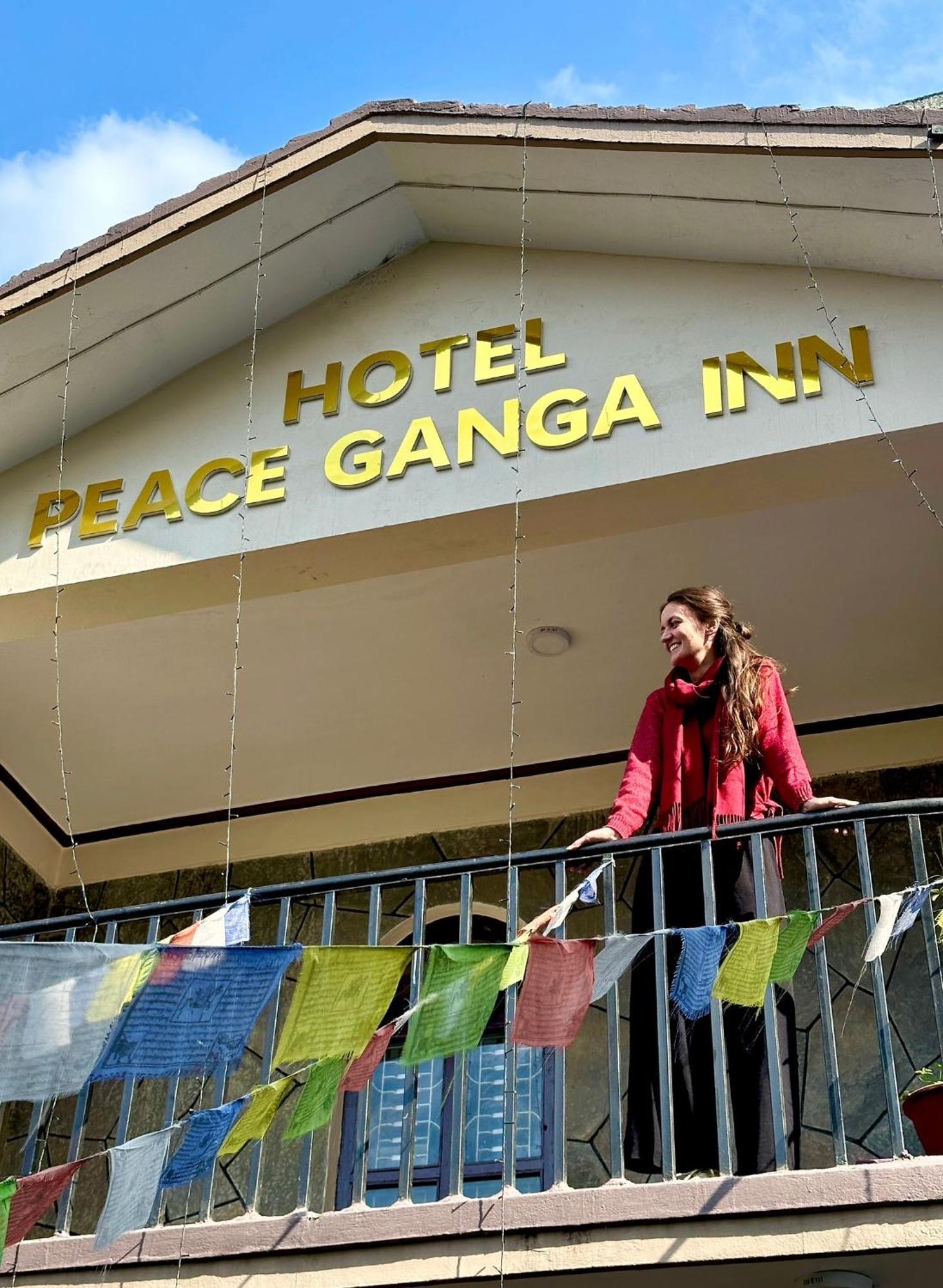 Hotel Peace Ganga Inn Pokhara Buitenkant foto