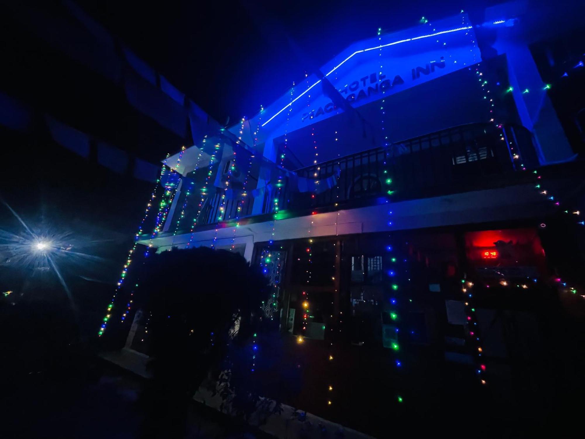 Hotel Peace Ganga Inn Pokhara Buitenkant foto